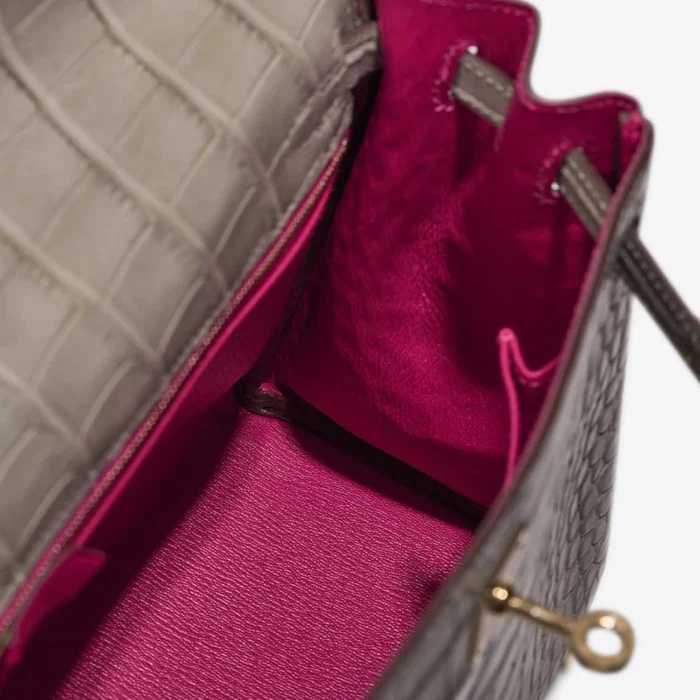 Artisan-Grade Hermès Dupes HSS Kelly 25 Matte Alligator Gris Perle/Rose Mexico GHW - Replica Handbags - Image 5