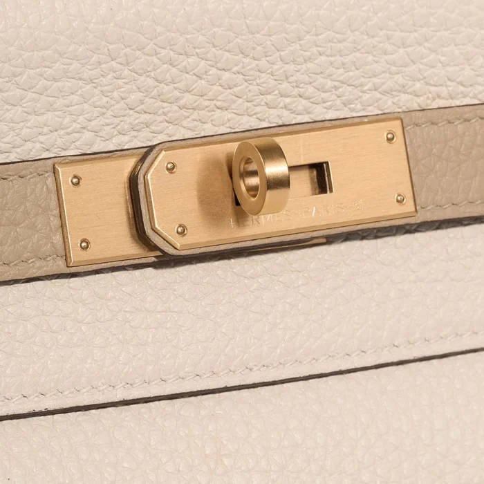 Artisan-Grade Hermès Dupes HSS Kelly 28 Togo Craie/Trench GHW - Replica Handbags - Image 7