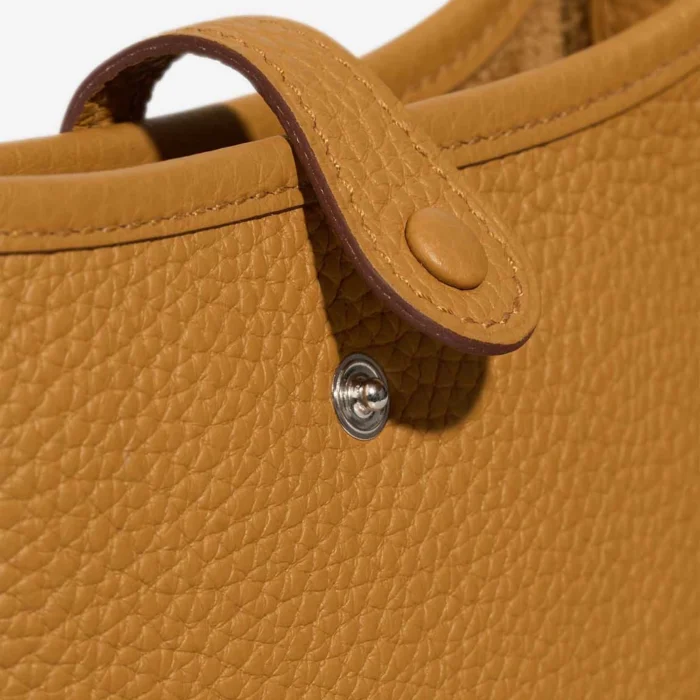 Best Replica Hermès Evelyne 16 Clemence Sesame PHW - Replica Handbags - Image 7