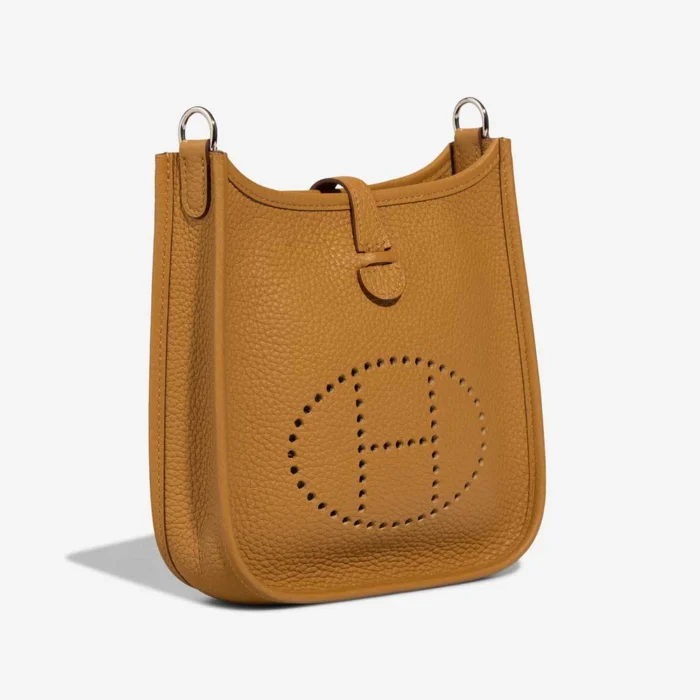 Best Replica Hermès Evelyne 16 Clemence Sesame PHW - Replica Handbags - Image 5