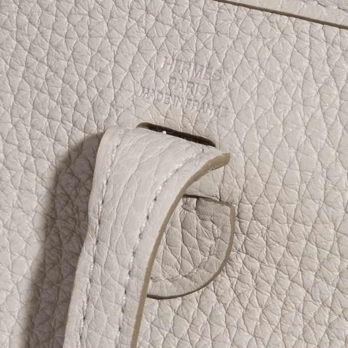 Best Replica Hermès Evelyne 16 Taurillon Clemence Gris Perle/Etain PHW - Replica Handbags - Image 2