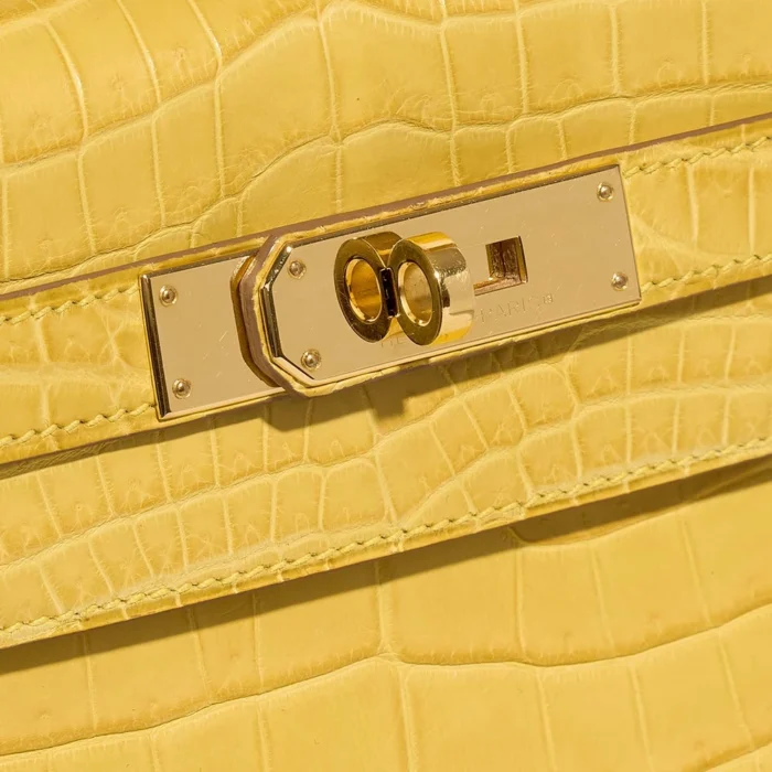 Best Replica Hermès Kelly 28 Niloticus Crocodile Jaune Mimosa GHW - Replica Handbags - Image 6