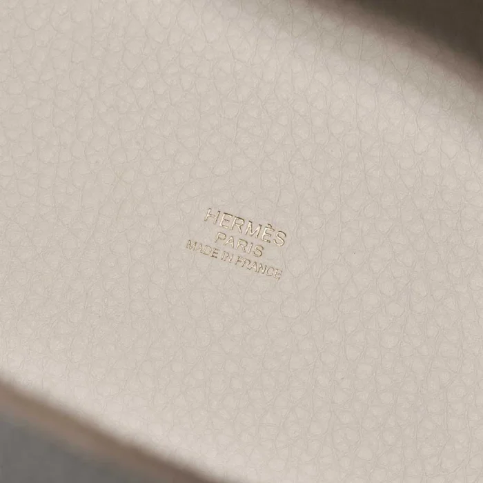 Best Replica Hermès Picotin 18 Taurillon Clemence Gris Pale GHW - Replica Handbags - Image 2
