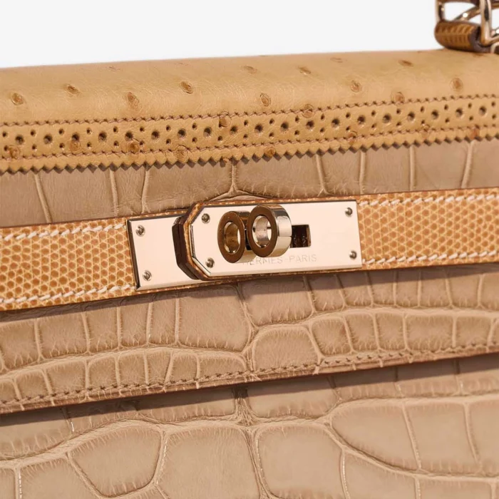 Hermès Replica Kelly 32 Grand Mirage Ostrich/Niloticus Lizard/Matte Alligator Poussiere/Toffee PBHW - DLF - Image 6