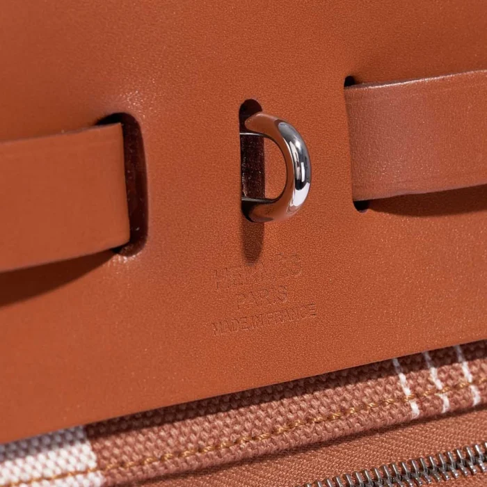 High-End Hermès Inspired Herbag 31 Vache Hunter/Toile H Vibration Fauve/Ecru/Beige PHW - Direct Luxury Fashion - Image 2
