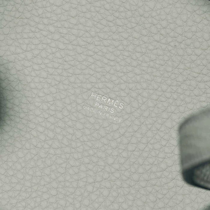 High-End Hermès Inspired Picotin 18 Taurillon Clemence/Swift Gris Neve/Vert Comics PHW - Direct Luxury Fashion - Image 2