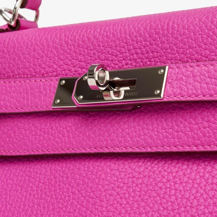 Mirror Quality Hermès Kelly 28 Togo Magnolia PHW - Replica Handbags - Image 6