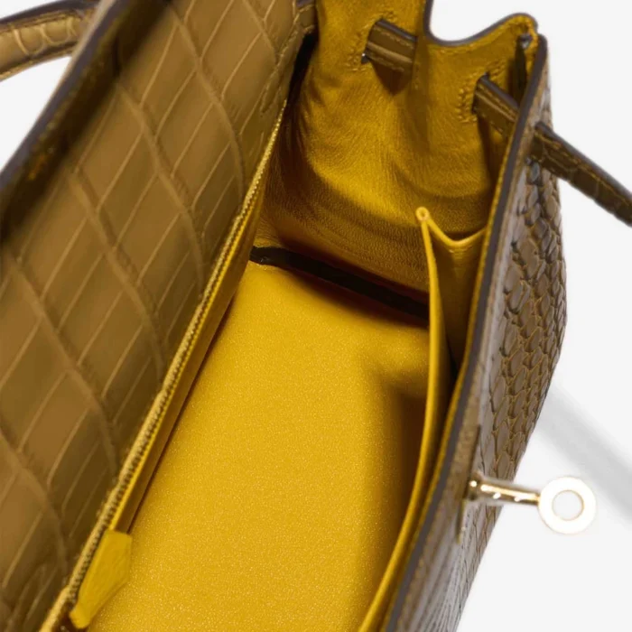 Mirror Quality Hermès Replicas Kelly 25 Matte Alligator Kraft/Mimosa GHW - DLF - Image 5