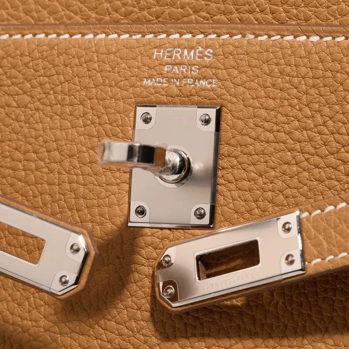 Mirror Quality Hermès Replicas Kelly 25 Togo Sable Naturel PHW - DLF - Image 6