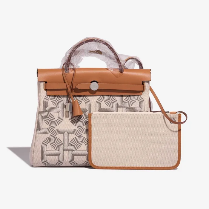 Premium Hermès Replica Herbag Circuit 24 31 Toile/Vache Hunter Gris Meyer/Ecru/Beige/Naturel PHW - Direct Luxury Fashion