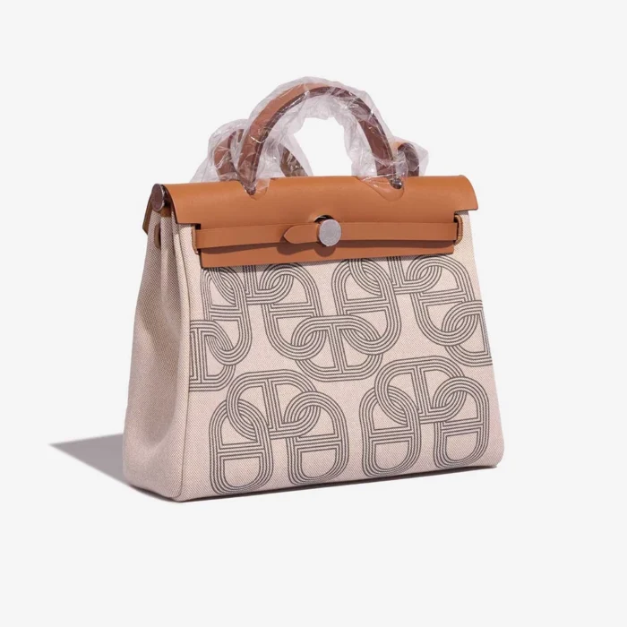 Premium Hermès Replica Herbag Circuit 24 31 Toile/Vache Hunter Gris Meyer/Ecru/Beige/Naturel PHW - Direct Luxury Fashion - Image 4