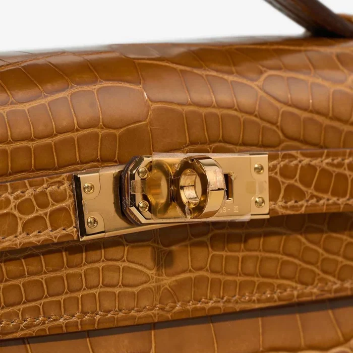 Premium Hermès Replica Kelly Pochette Alligator Mississippiensis Tabac Camel GHW - Direct Luxury Fashion - Image 7