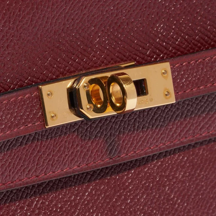 Premium Hermès Replica Kelly Pochette Courchevel Bordeaux/Gold GHW - Direct Luxury Fashion - Image 7
