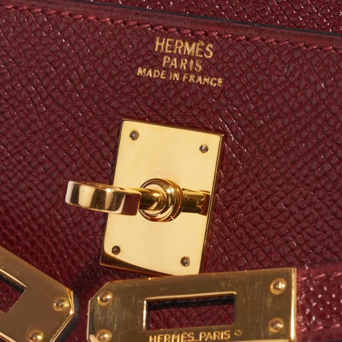 Premium Hermès Replica Kelly Pochette Courchevel Bordeaux/Gold GHW - Direct Luxury Fashion - Image 6